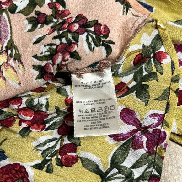 Meadow rue greatshape Anthropologie patchwork floral multi color wrap blouse - Picture 5 of 9